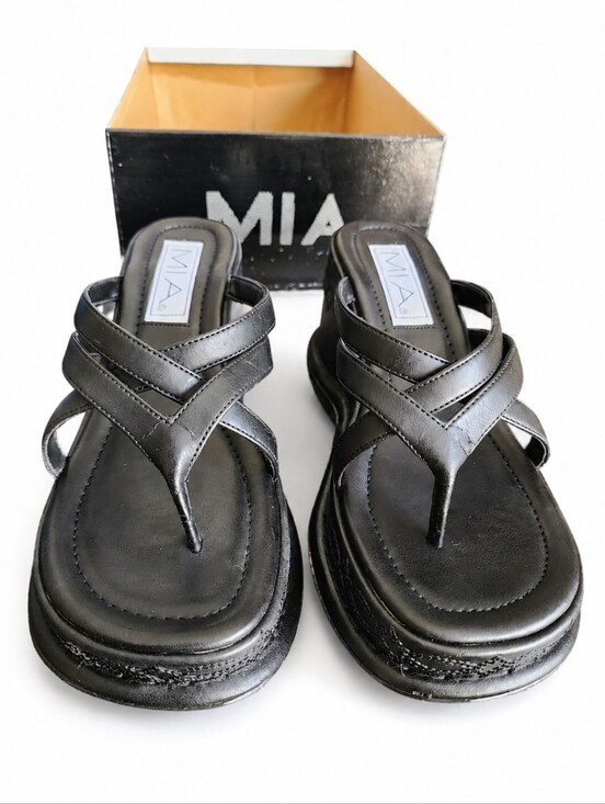 MIA Shoes - Vintage Y2K MIA Black Platform Thong Sandals Size 7 New In Box